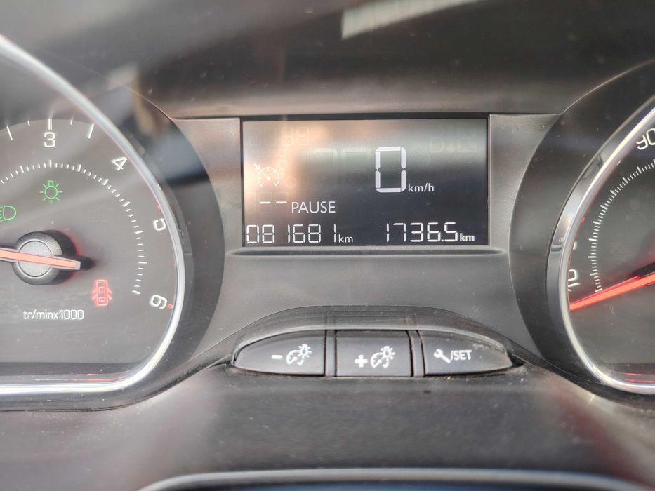 Peugeot 208 1.4 HDi com Carplay android auto e Câmara Traseira