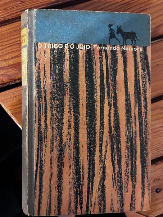 Vários livros antigos