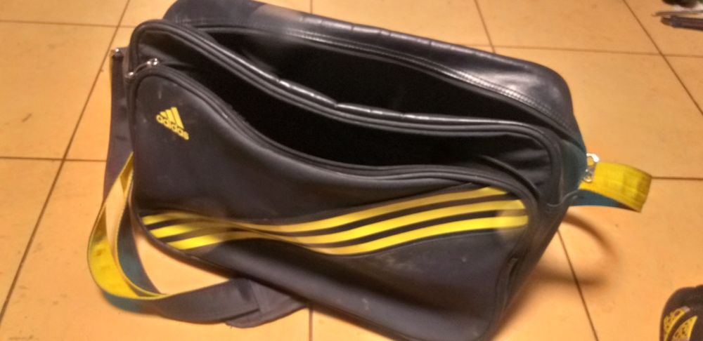 Fr torba Adidas kolor niebieski wymiary 45 na 32 komory