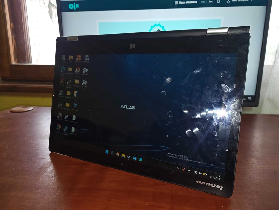Сенсорний ноутбук Lenovo Yoga 13 / i7-5500U / 8GB / GeForce 940m 2GB / 512GB