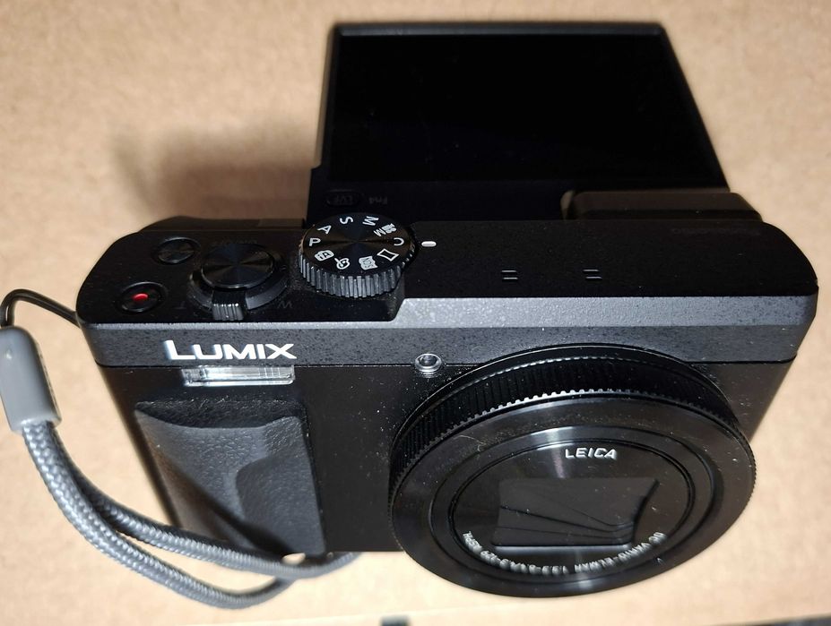 Panasonic Lumix DC-TZ90: Compact and Versatile64738114756609122