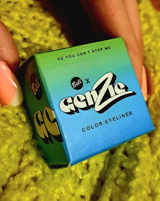 Zielony eyeliner genze