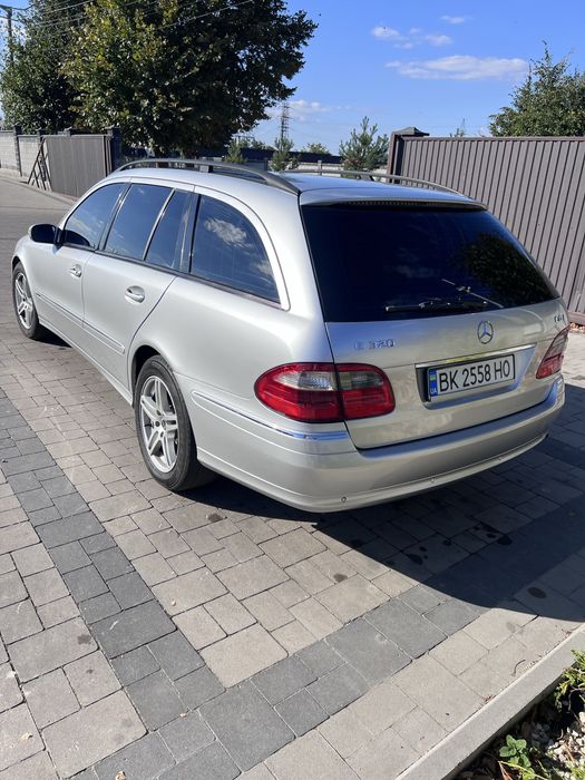 Легковий Автомобіль