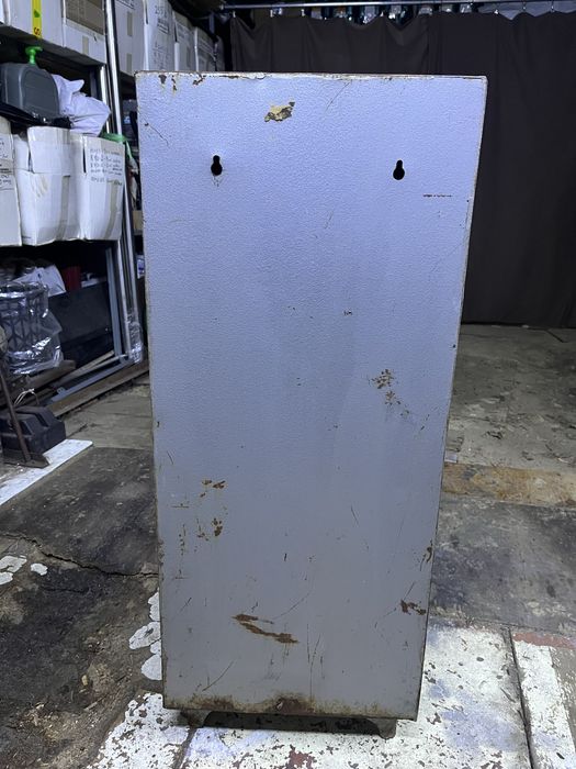 Шкаф охотничий (сейф оружейный) высота 86см/ширина 35см/глубина 25см