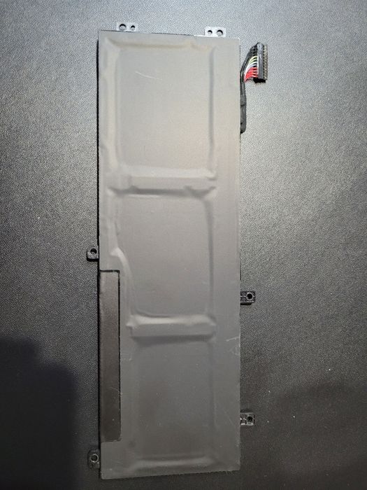 Zużyta bateria od dell precision 5520 56 Wh