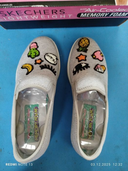 Слипоны. Новые. Skechers.