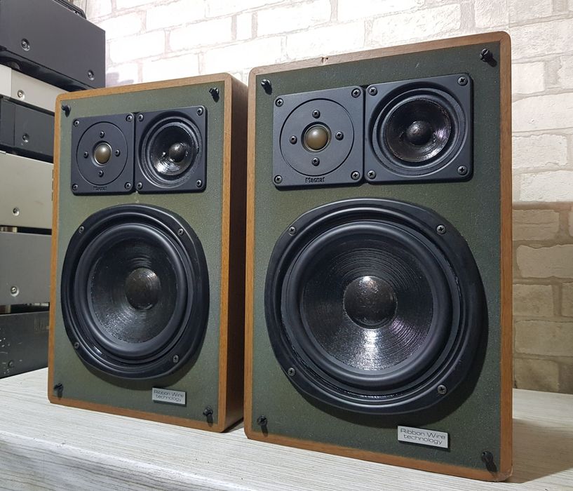 Полична акустика/полочная  Magnat All-Ribbon 3 б/у з Німеччини