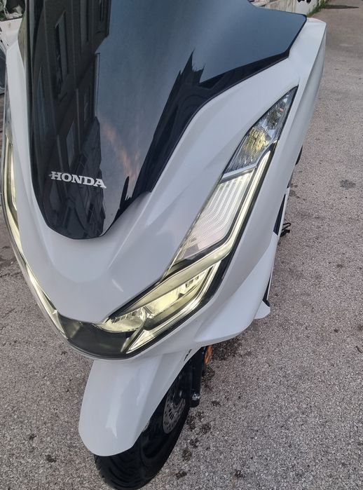 Moto PCX 125 , 373  km , branca semi nova 2024