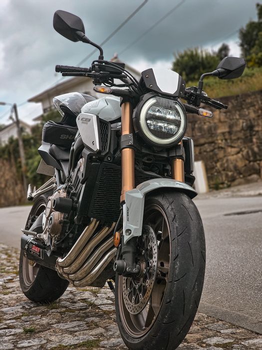 Vendo cb650R, em excelente estado 35kw