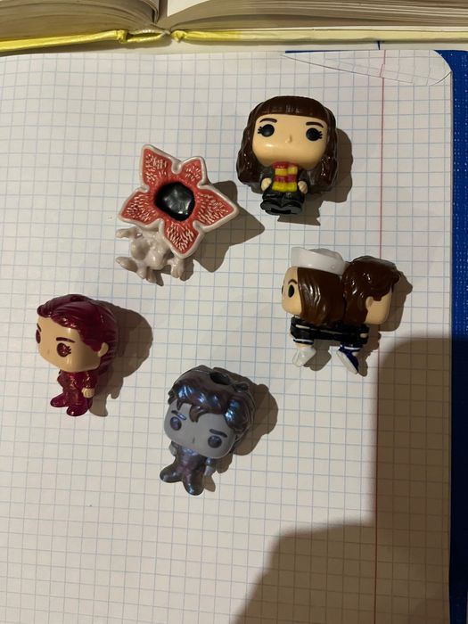 Фігурки з серіалу Дивні дива