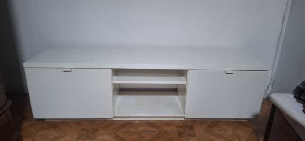 Move branco de sala