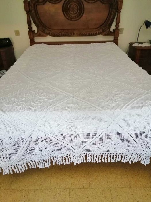 Colcha em renda para cama de casal