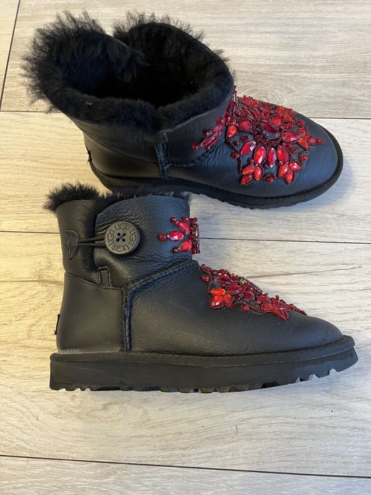 UGG з кристалами Swarovski
