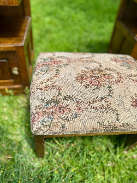 Conjunto mesinhas de cabeceira e banquinha