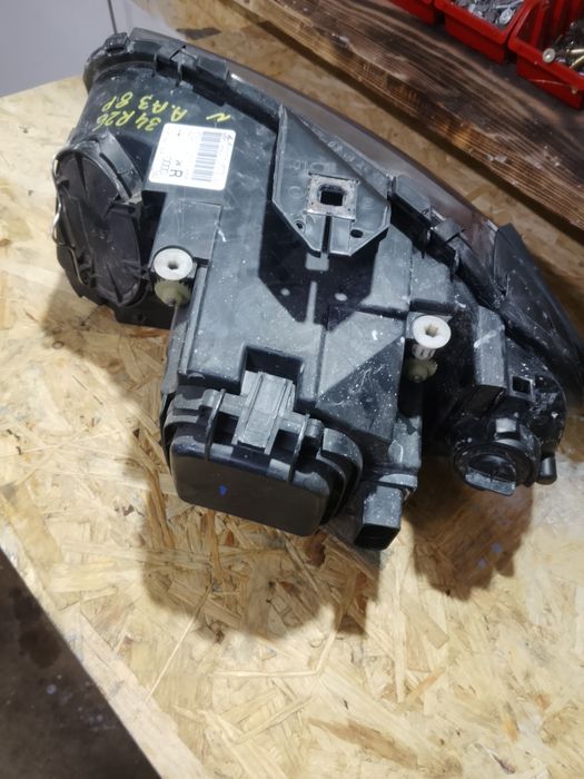 Lampa prawa audi