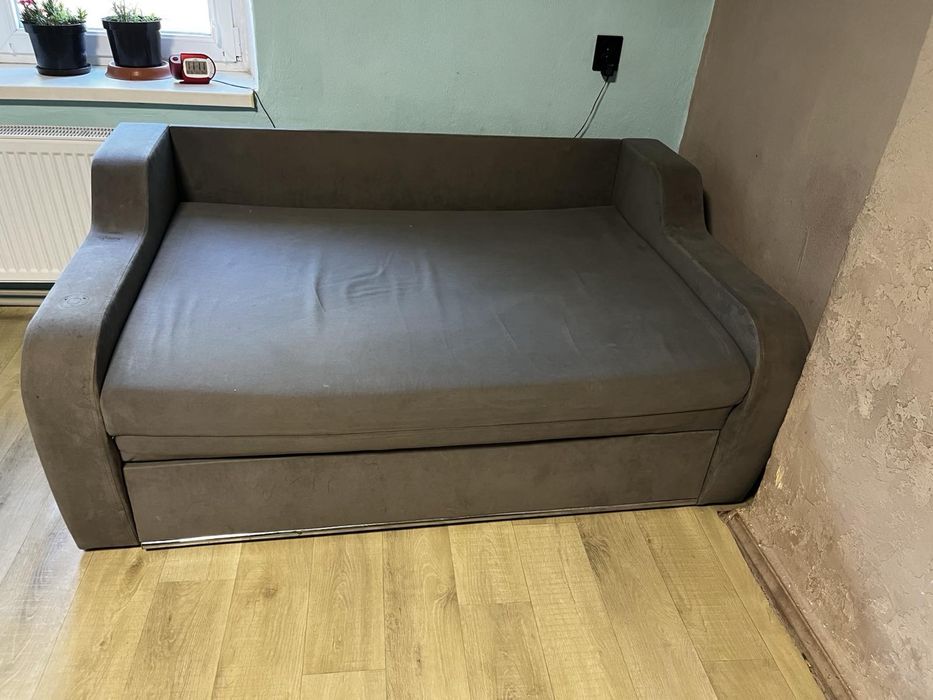 Продам современный диван