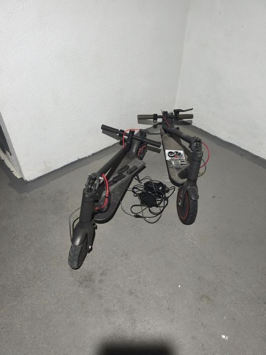 Lote 2 Trotinetes Xiaomi (M365 + Pro) c/carregador - sem baterias