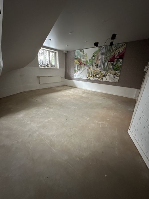 Продаж комерційного приміщення 85 метрів (1поверх+цоколь) центр міста