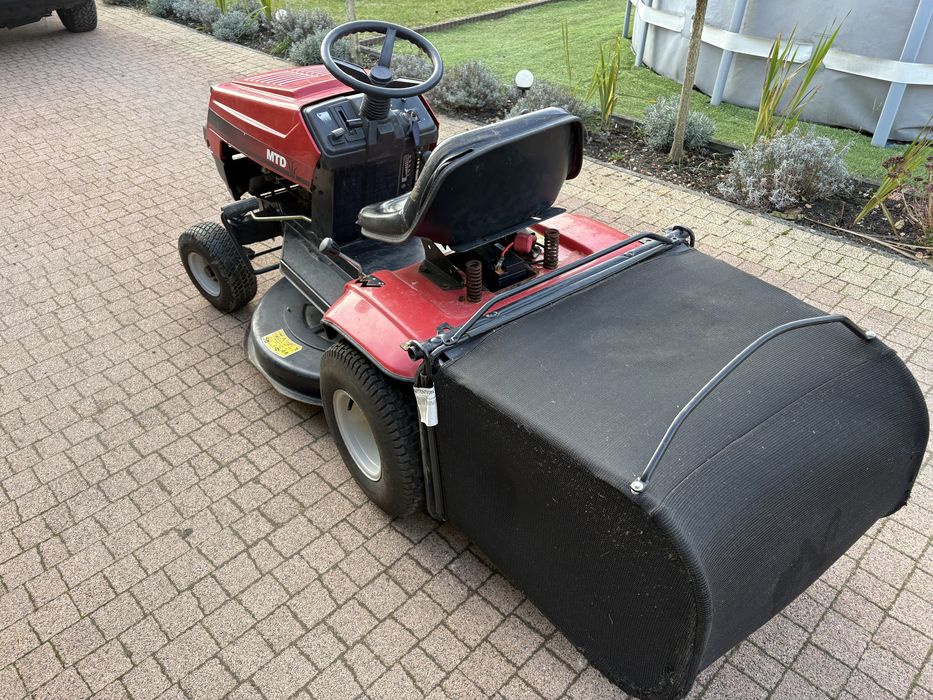 Traktorek z koszem MTD sinik 11,5hp