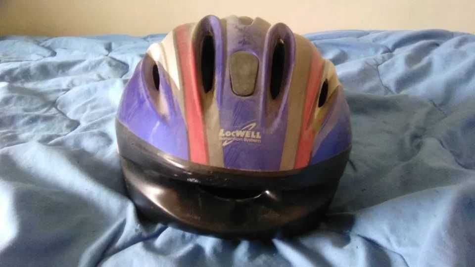 Capacete de ciclista como novo