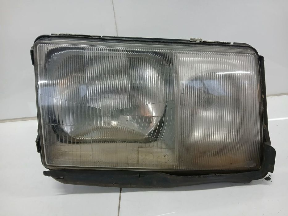 LAMPA PRAWA REFLEKTOR PRAWY PRZÓD MERCEDES W124 E-KLASA