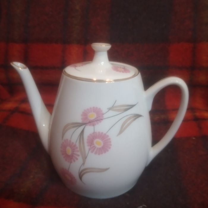 Чайник 280 грн.Новый.