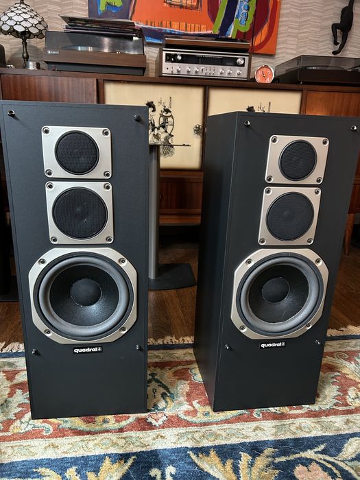 Fantasticas colunas chao QUADRAL AC310, som potente e cristalino