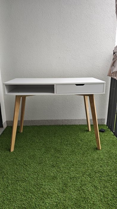Biurko JYSK TAMHOLT 100×50 – białe, drewno