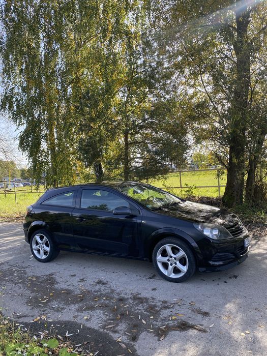 Opel Astra GTC 1.6 benzyna 105 KM klima