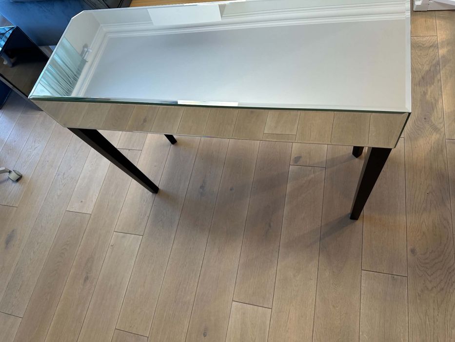Konsola BoConcept Lustrzana