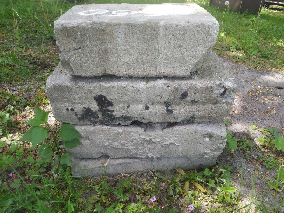 Bloczki betonowe 25x50x8cm
