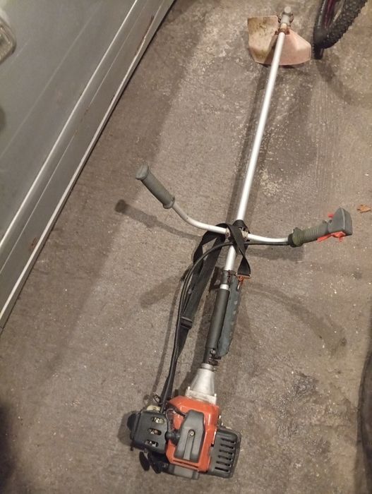 Kosa spalinowa Kraft Dele fy-bc415a
