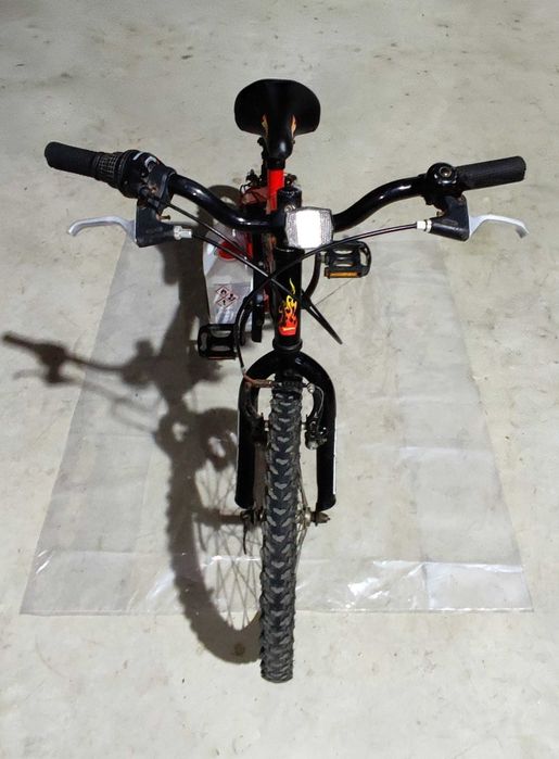 Bicicleta de criança HotWheels