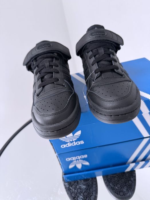 Мощные ультрапопулярные кроссовки кожаные  Adidas Forum Low