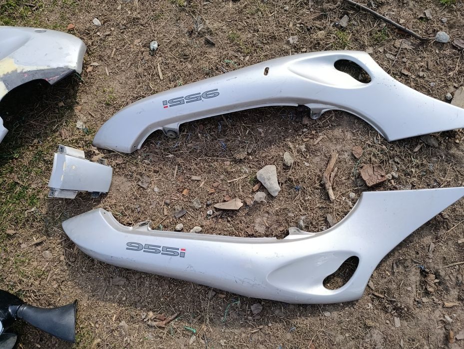 Plastik Triumph 955i Sprint ST owiewki zadupek czasza boczne obudowa