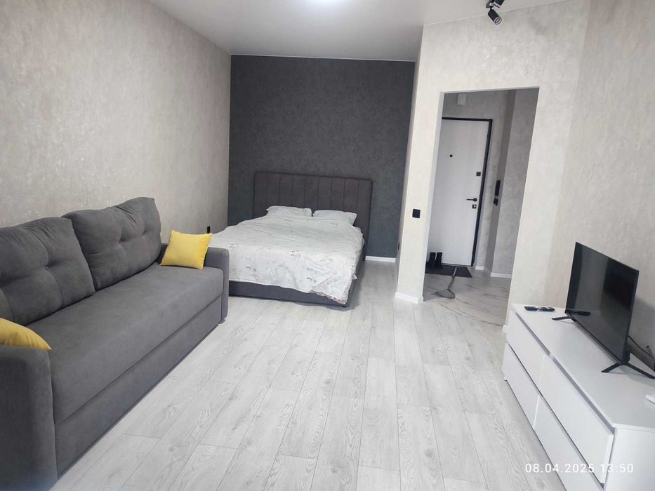 Новобудова р-н Центр. Київський майдан пог 500,  доб 900