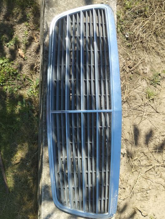 Решітка радіатора Мерседес 210