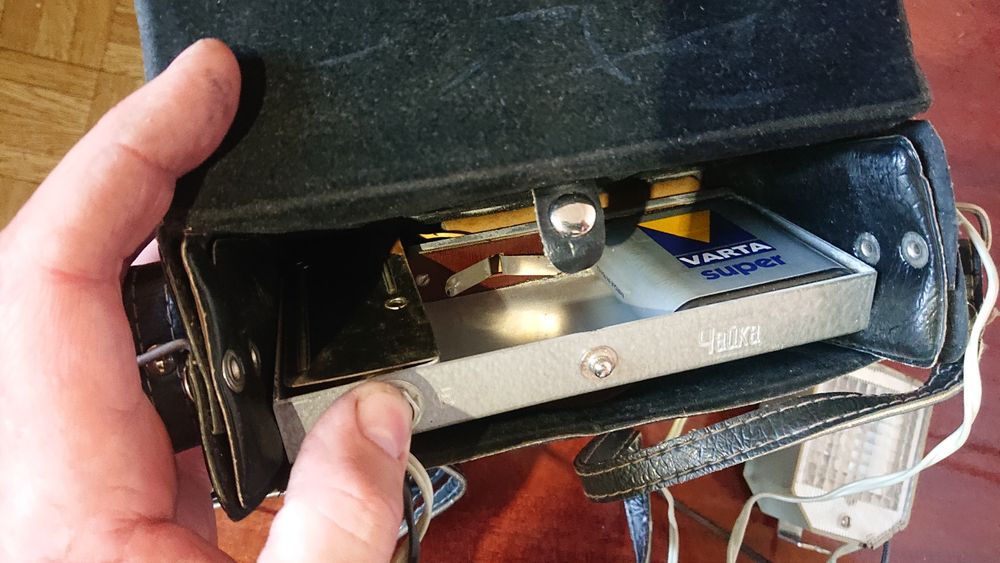 Фотовспышка
Сделано в СССР.
Отличное состояние. 
Чехол. 
Смотрите фото