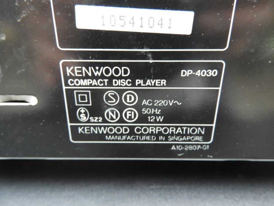 Odtwarzacz CD Kenwood DP - 4030