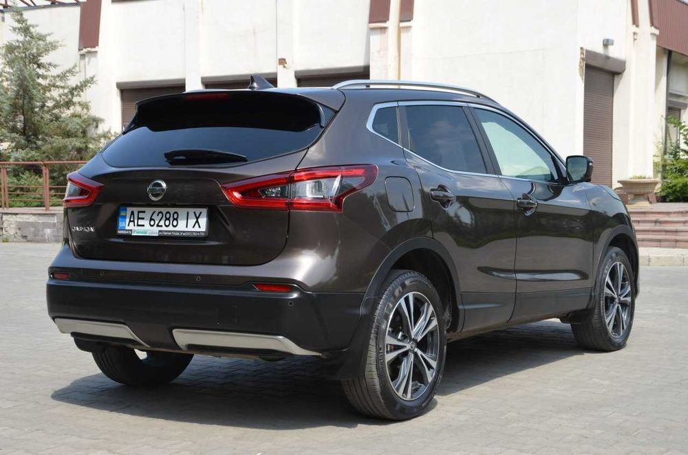 Продам NISSAN QASHQAI 2.0 AWD 2017 года выпуска