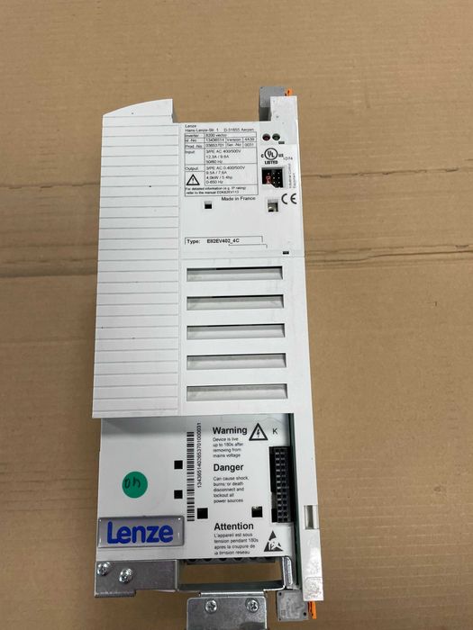 Falownik Lenze 8200 Vector E82EV402_4C