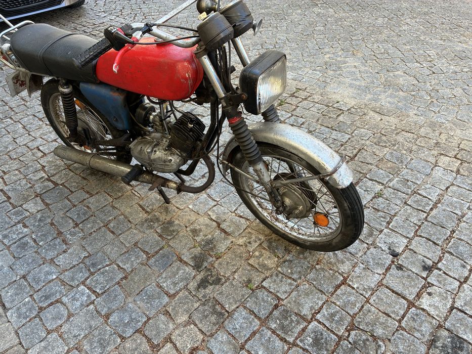 Motorizada rensak casal