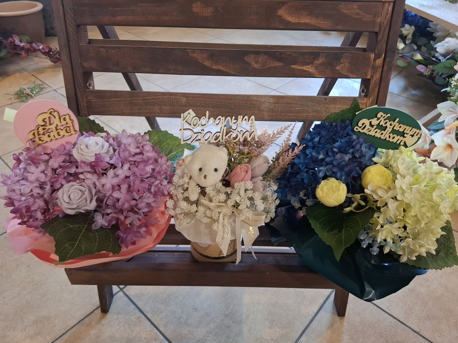 Kwiaciarnia Prezenty na Dzien Babci I Dziadka