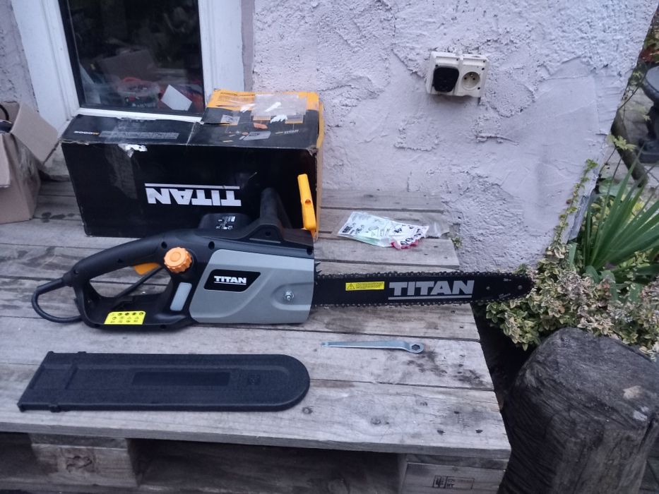 Piła łańcuchowa Titan 2000 W