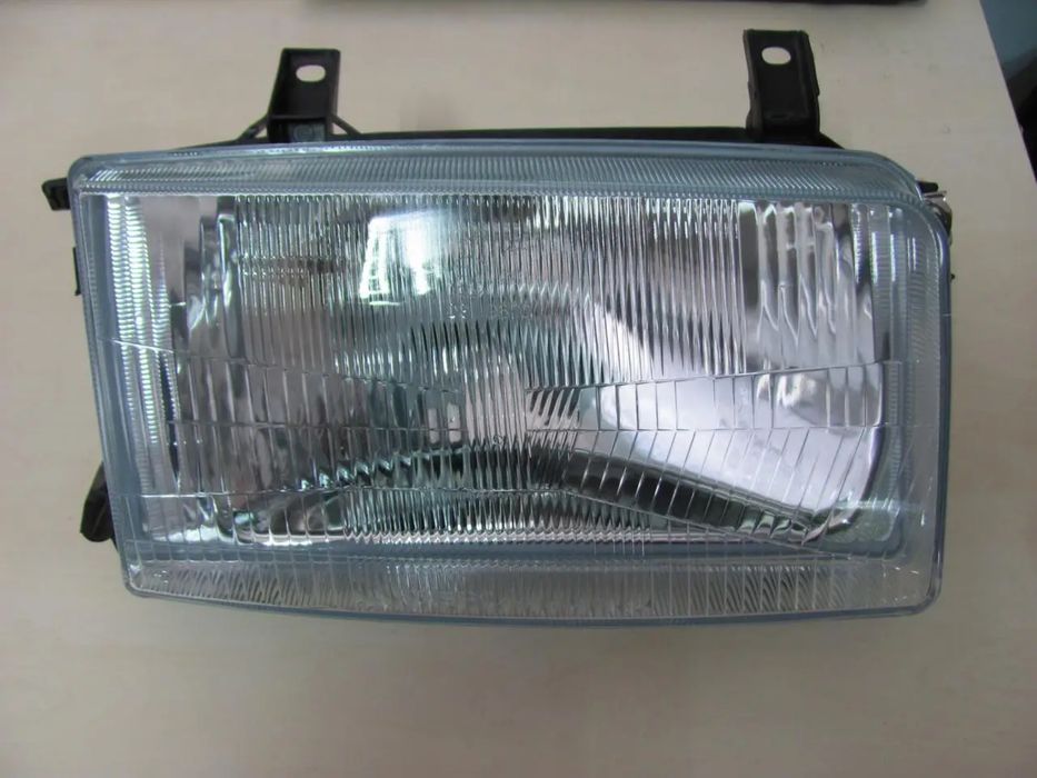 Нове скло фари, стекло фары, ліхатрі, стопи, повороти VW T4, T5 Caddy