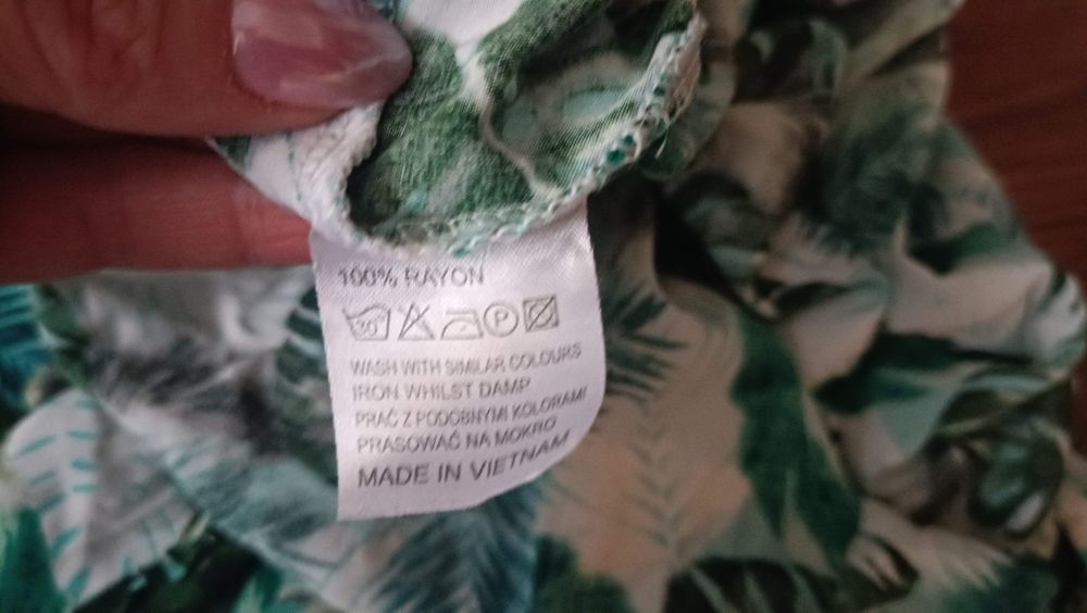 Wakacyjna sukienka na lato r.M w liście rayon