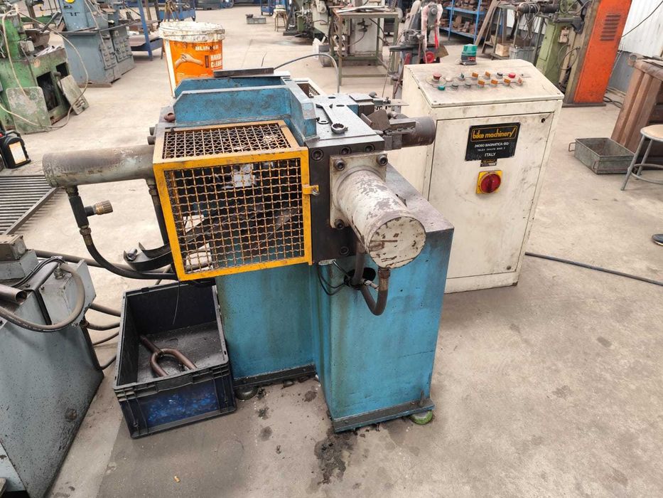 MÁQUINA DE CURVAR  E ESCANAR TUBO USADA