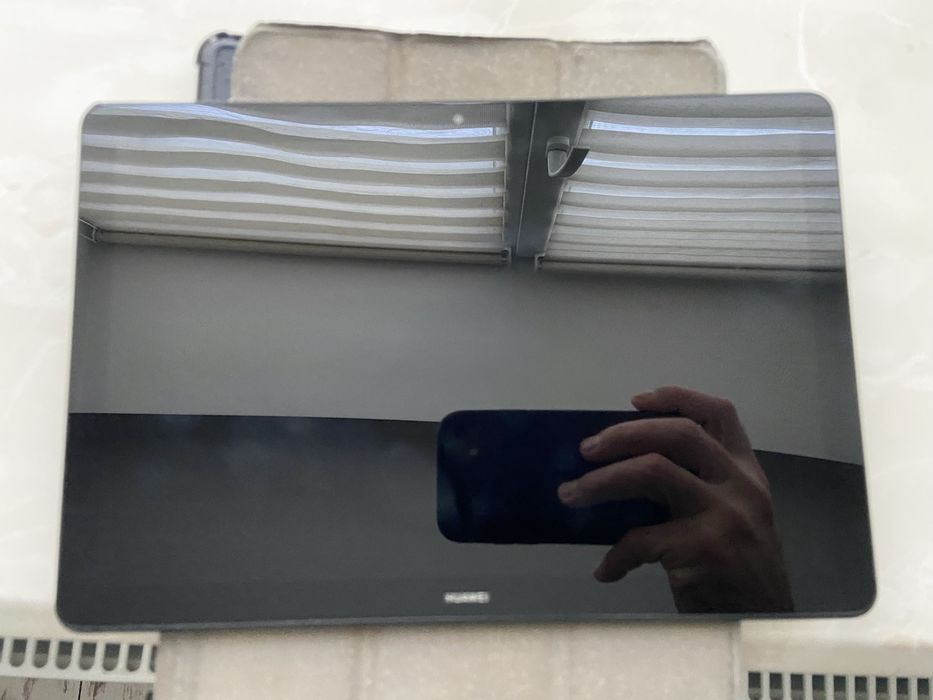 Huawei  MediaPad T5 AGS2-L09 LTE