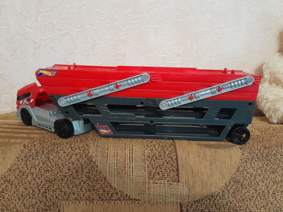 Ігровий набір hot wheels вантажівка