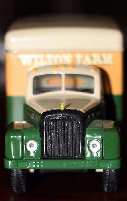CORGI Classics 1:50 Man Mack B Series Van Wilton Farm